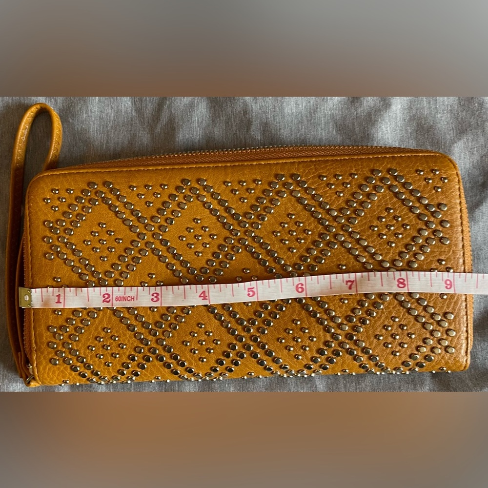 Large wallet/wristlet